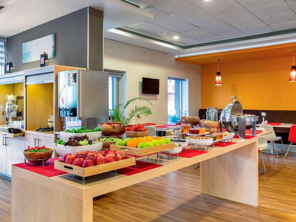 Ibis Izmir Alsancak 43/46