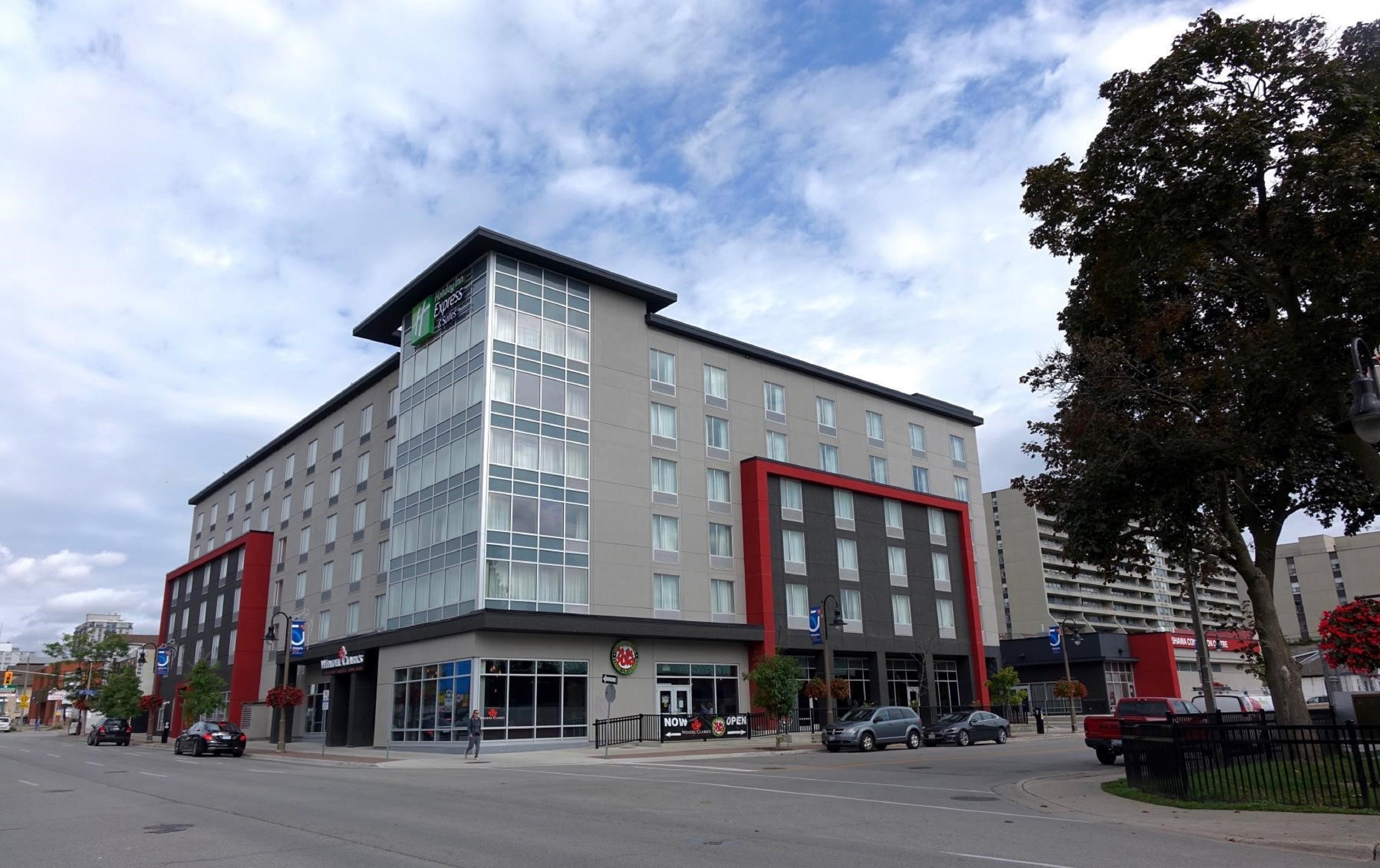 Holiday Inn Express Suites Oshawa Downtown Toronto Area 2/56