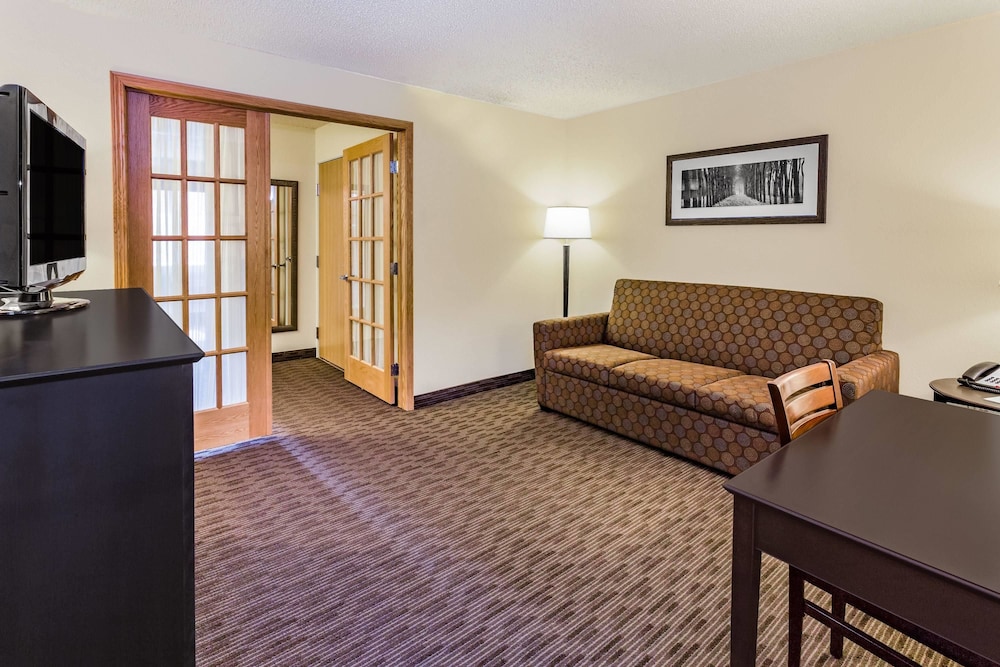 Americinn By Wyndham Hotel And Suites Long Lake 36/50