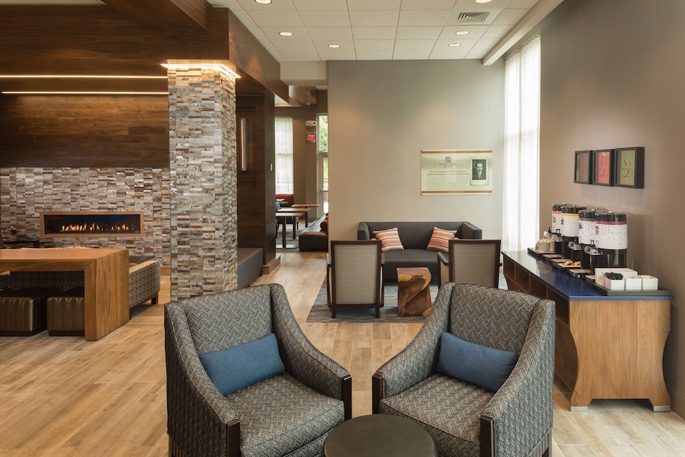 Hampton Inn Suites Asheville Biltmore Village 38/58