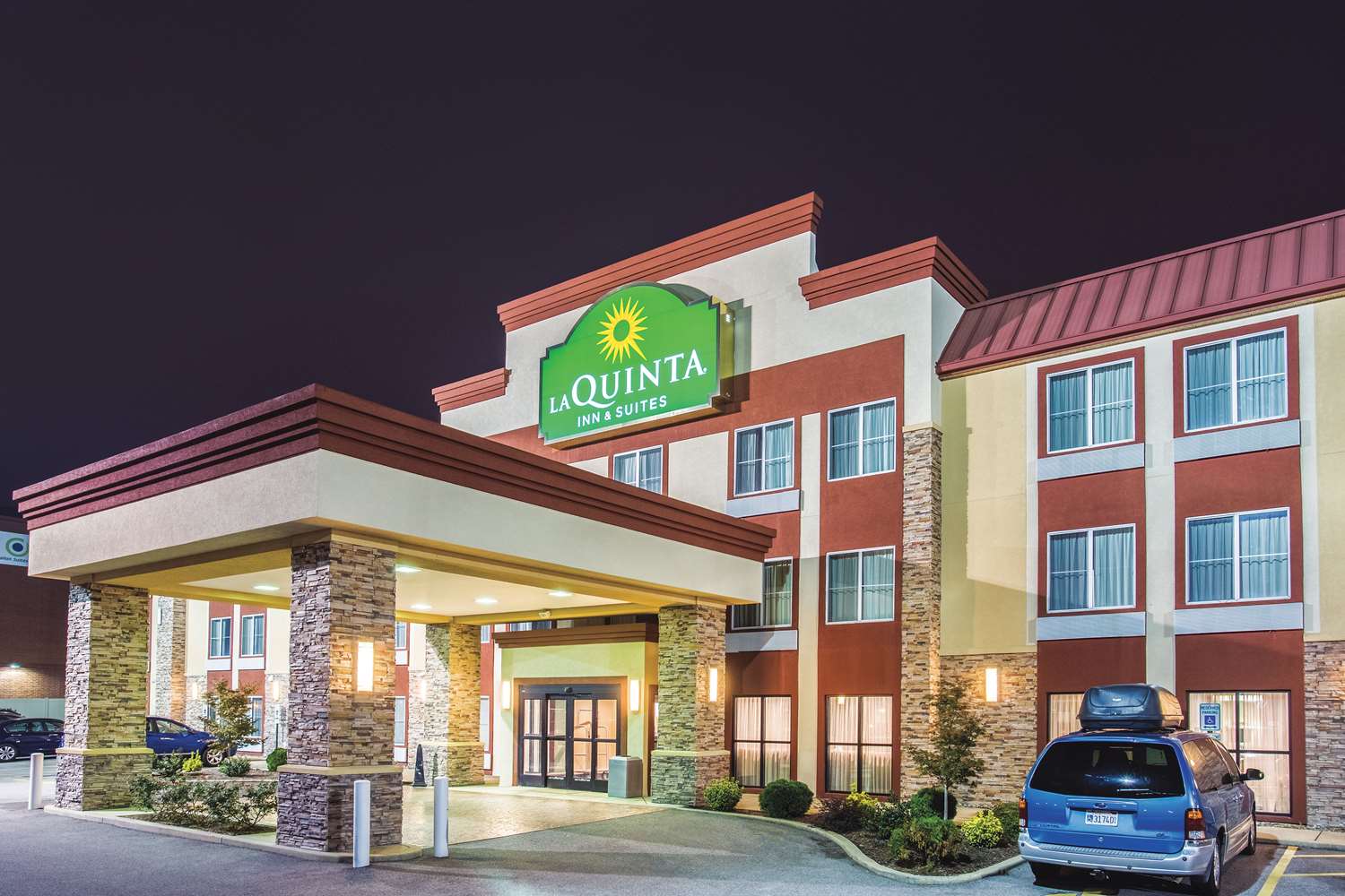La Quinta Inn and Suites by Wyndham O Fallon, IL - St. Louis 2/37