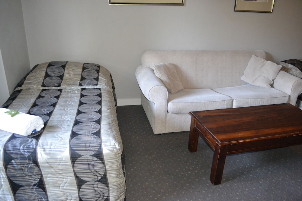 Dorset Gardens Hotel 30/49