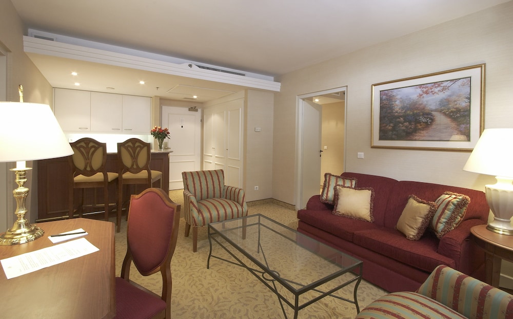 Marriott Millennium Court Executive Apartments Budapest 12/30