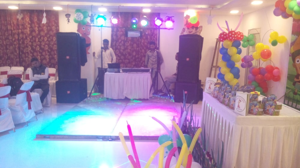 Hotel Ashoka Residency 32/36