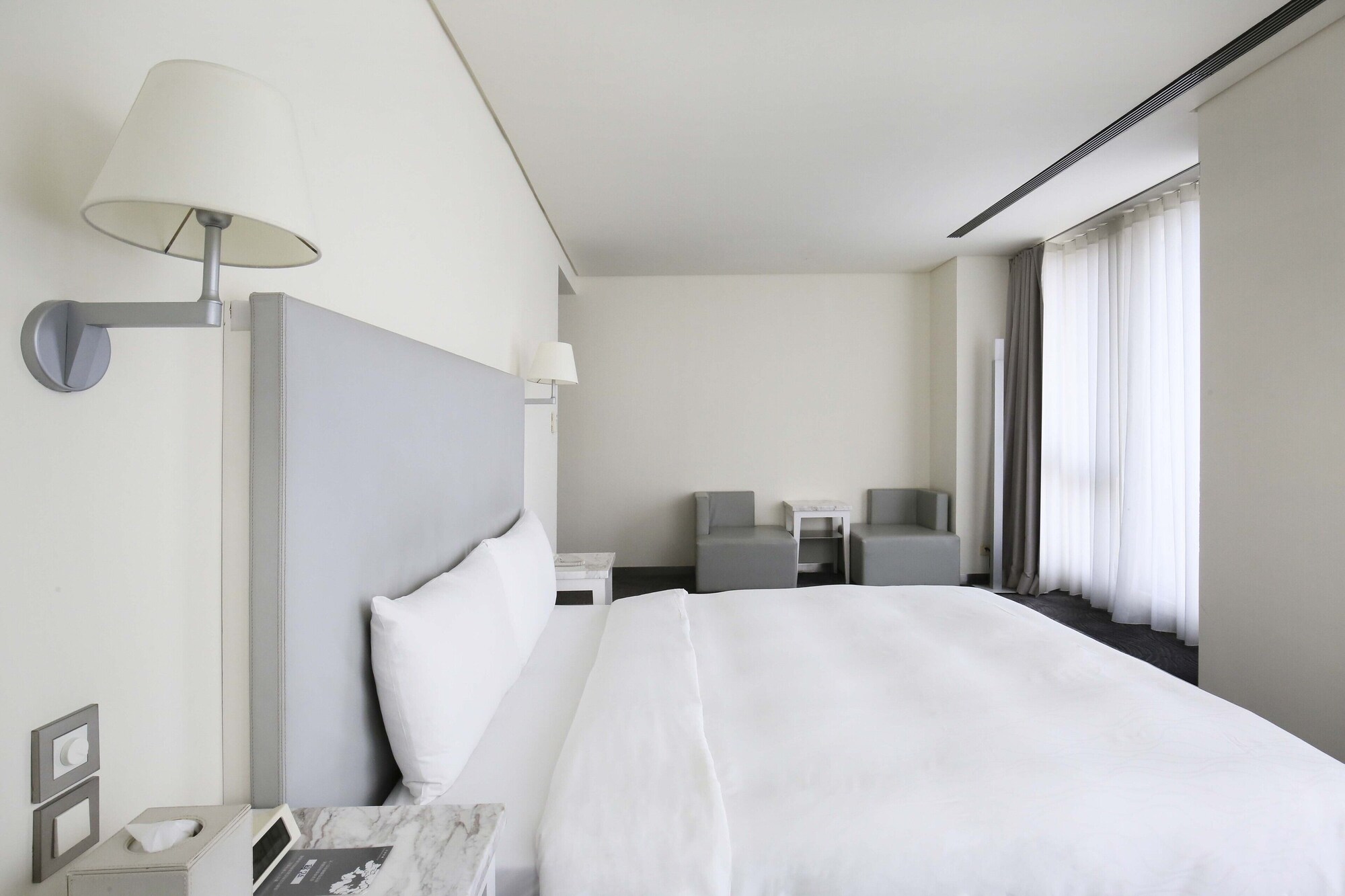 غرفة ركنية بسرير كوين، Ambience Hotel 10/10