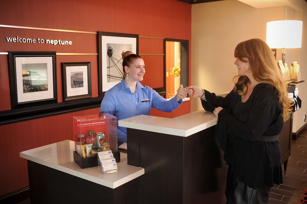 HAMPTON INN NEPTUNE/WALL 41/54