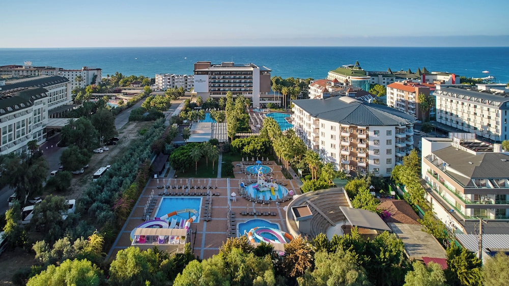 Royal Garden Beach Hotel 2/45