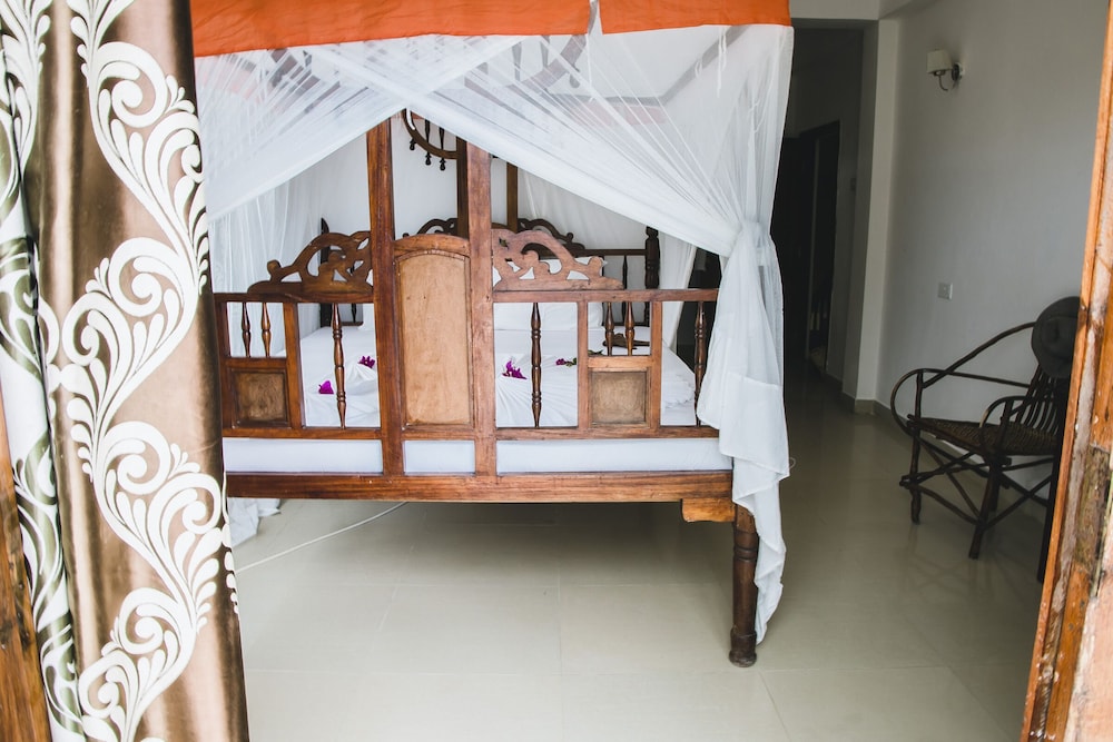Moonshine Uroa Boutique Hotel 9/50