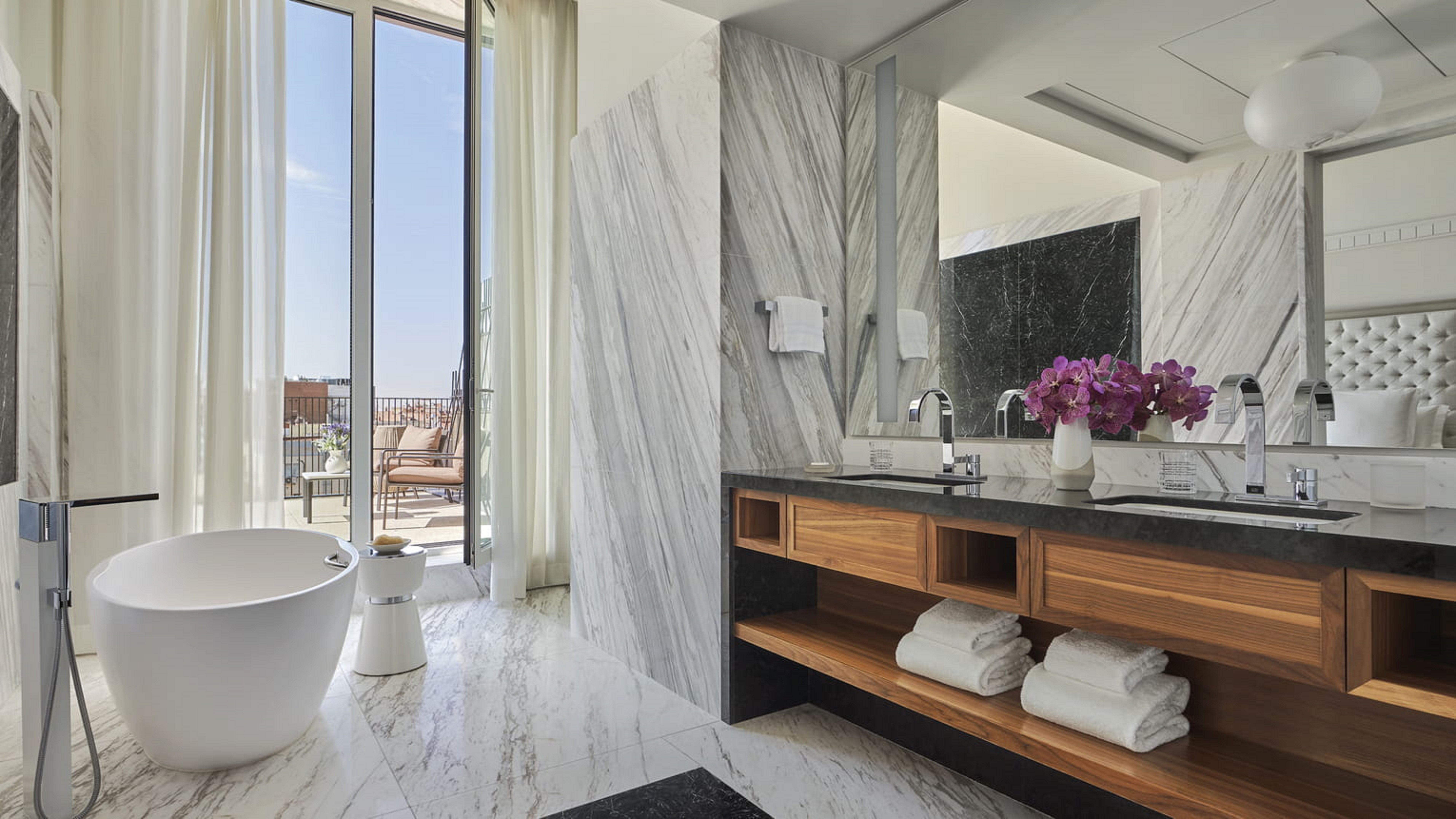 Four Seasons, Suite, Terrace