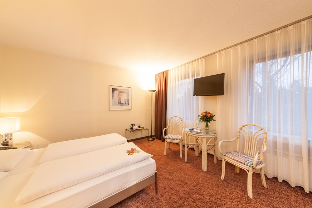 Select Hotel Silence Garden 18/80
