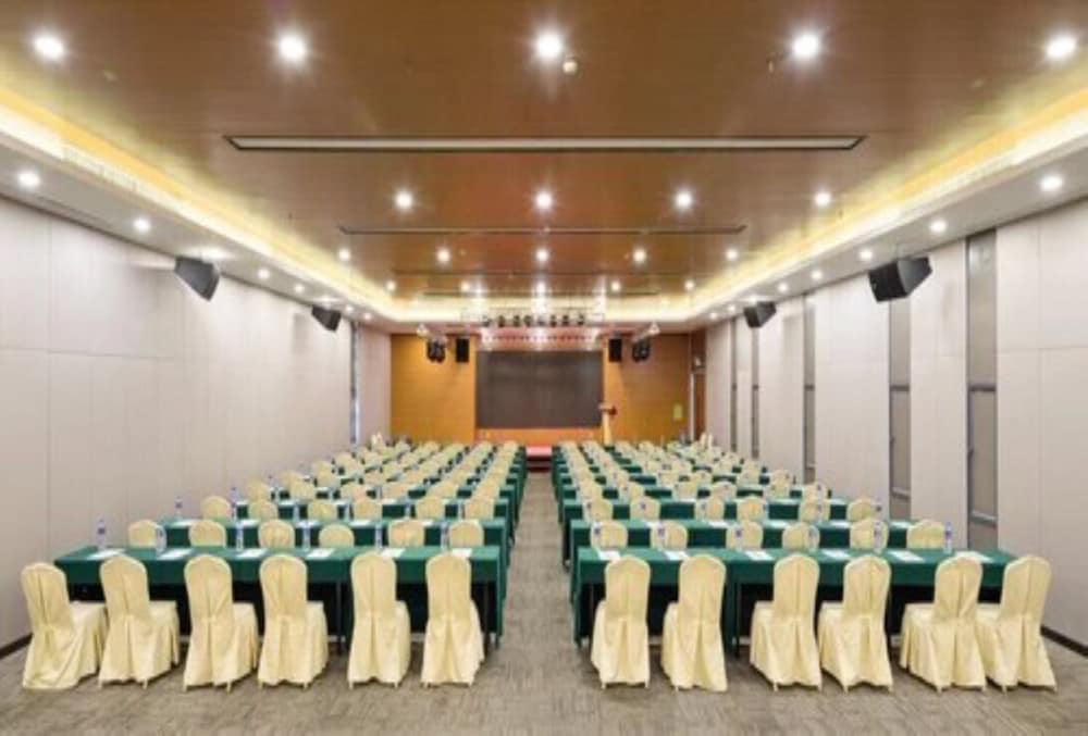 Baoyue Hotel 20/26