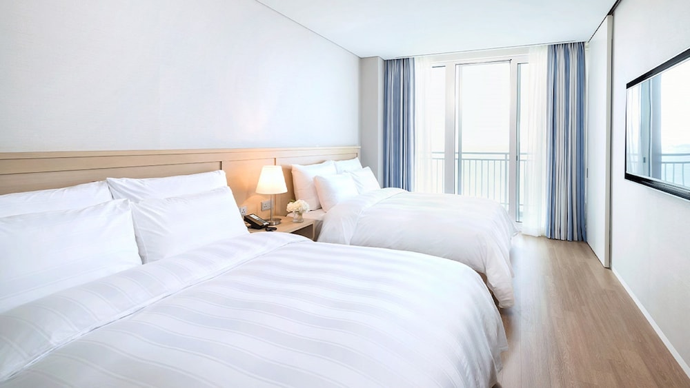 Lotte Resort Sokcho 12/72