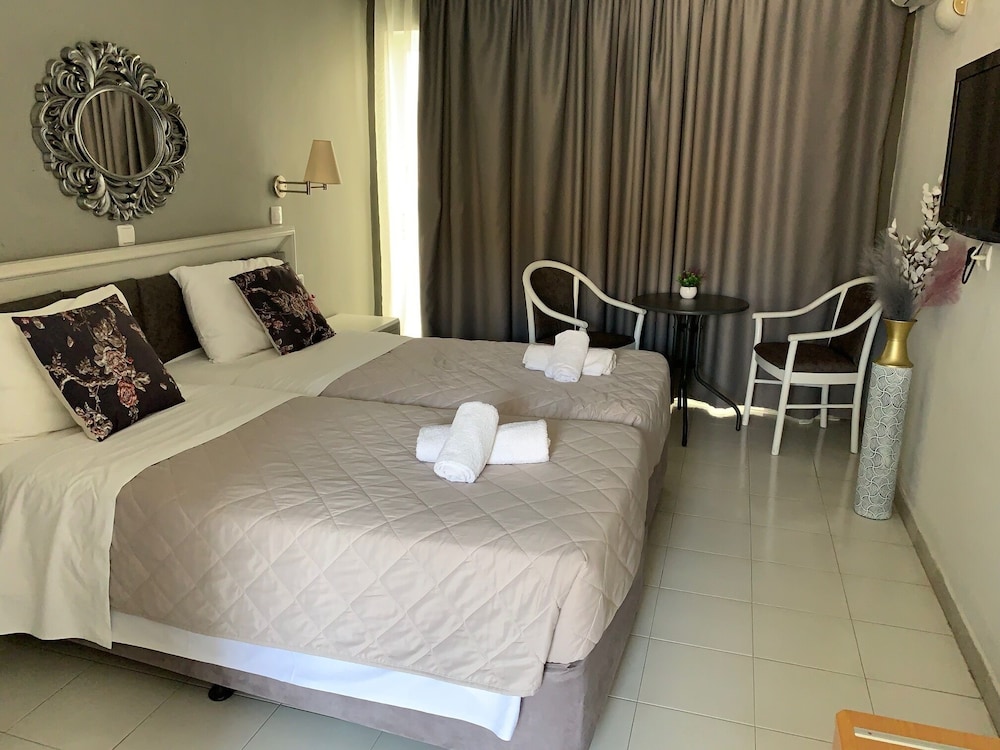 Alkyonides Hotel 11/49