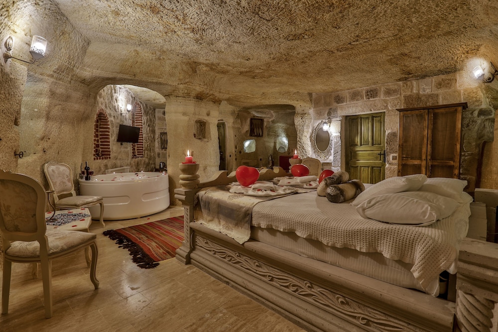 Casia Cave Suites 38/50