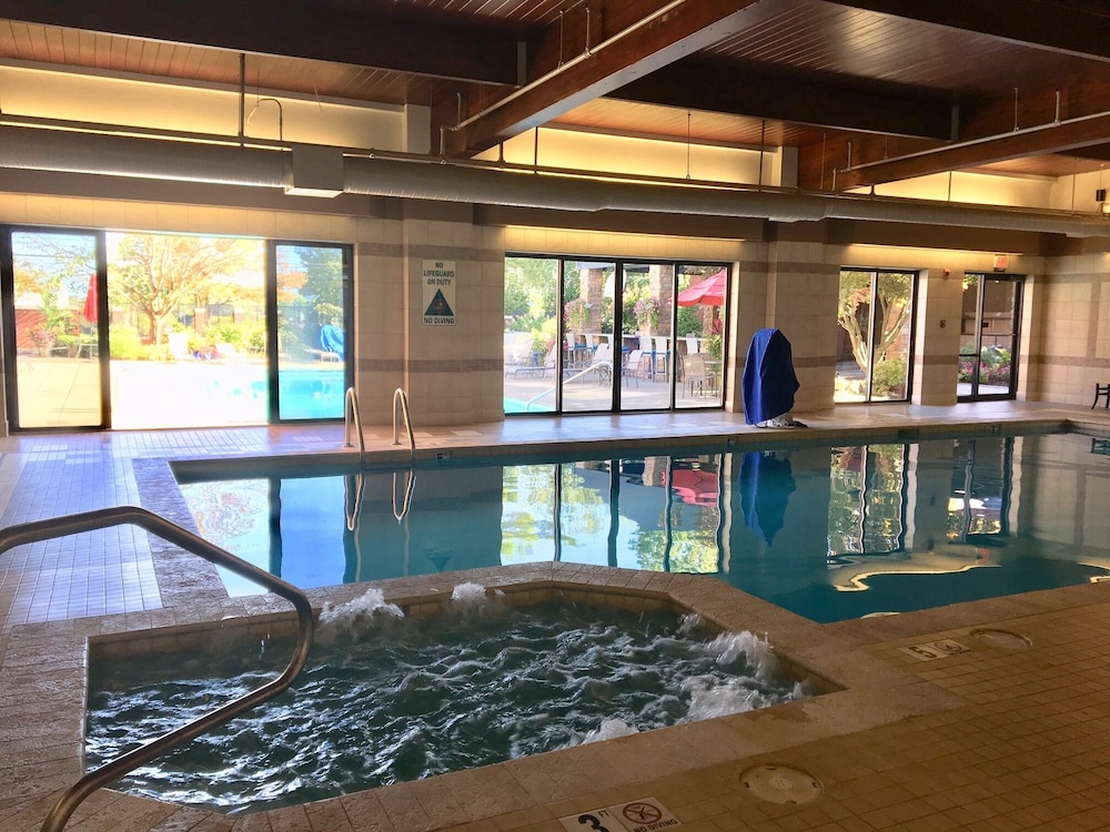 DoubleTree by Hilton Akron Fairlawn 21/50