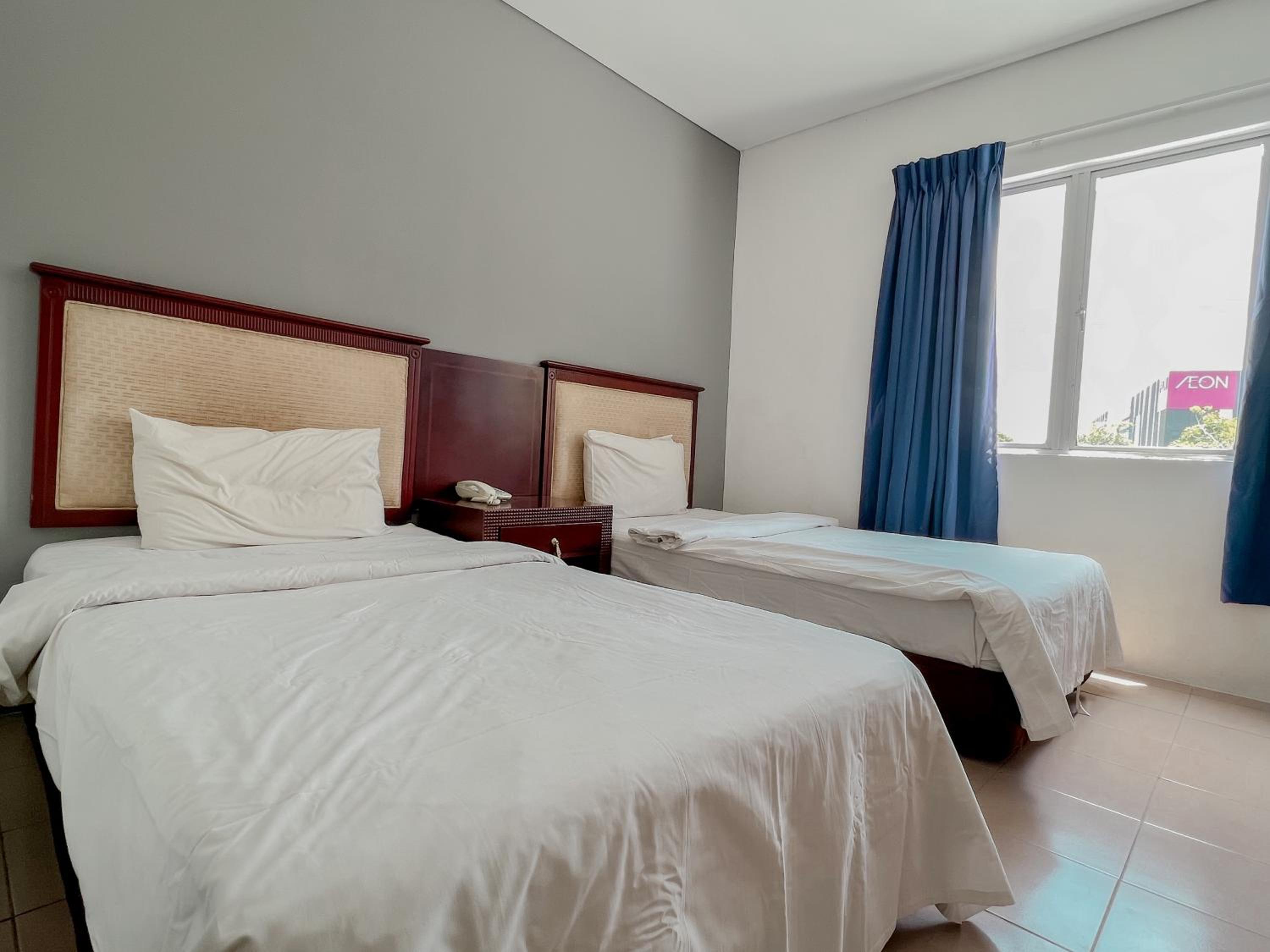 OYO 43955 N9 Business Hotel 13/27