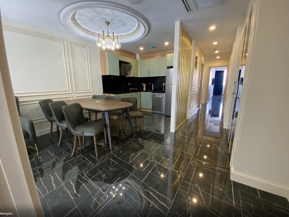 Princely Suites 41/50