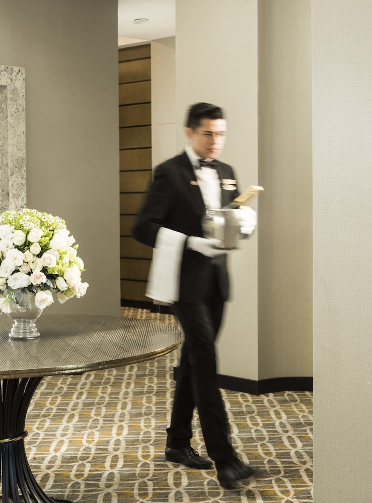 Marquis Sky Suites 3/33