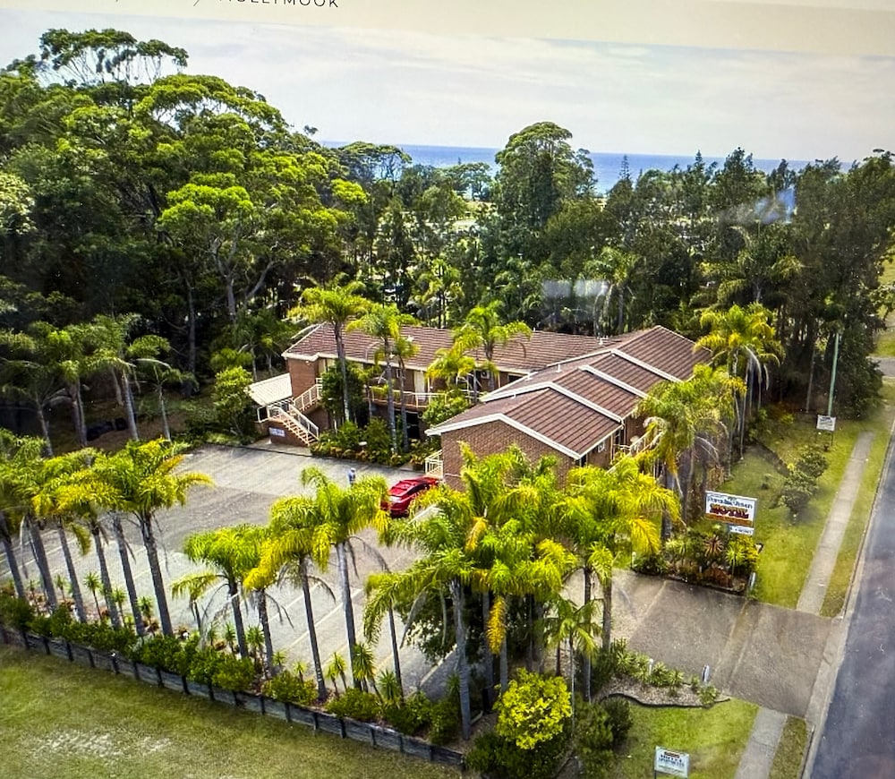 MOLLYMOOK PARADISE HAVEN MOTEL 34/39