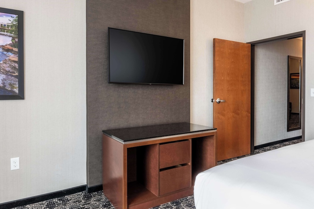 Drury Plaza Hotel College Station 44/50