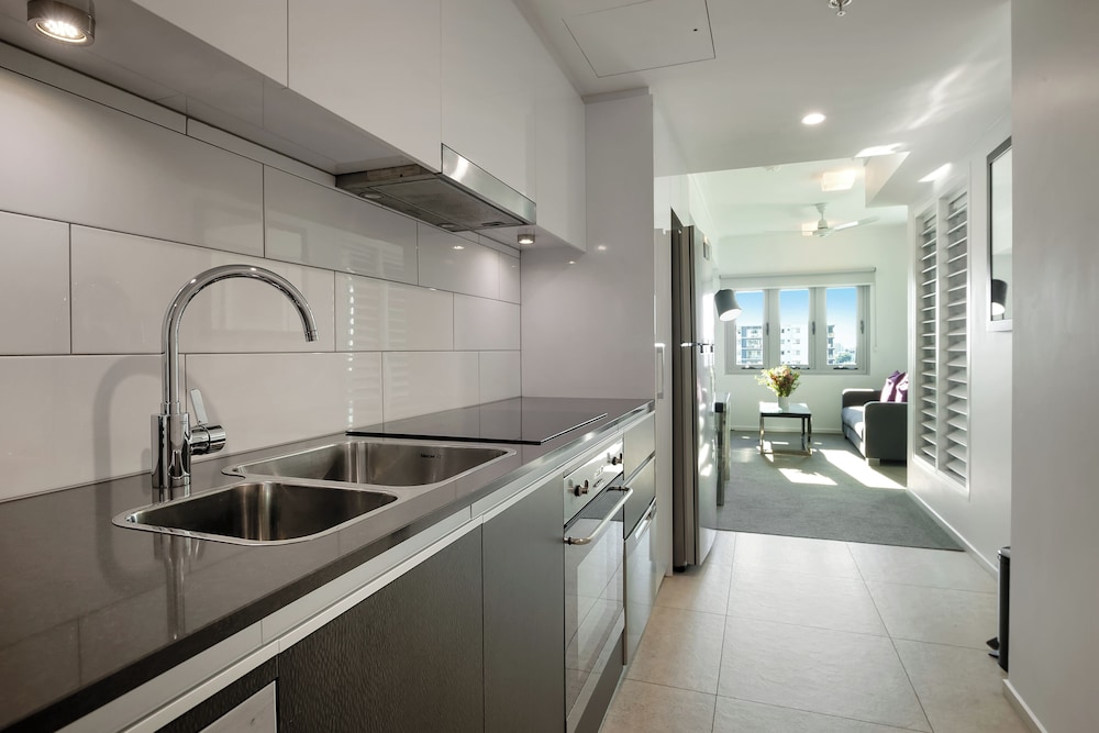 H on Mitchell Apartment Hotel 50/50