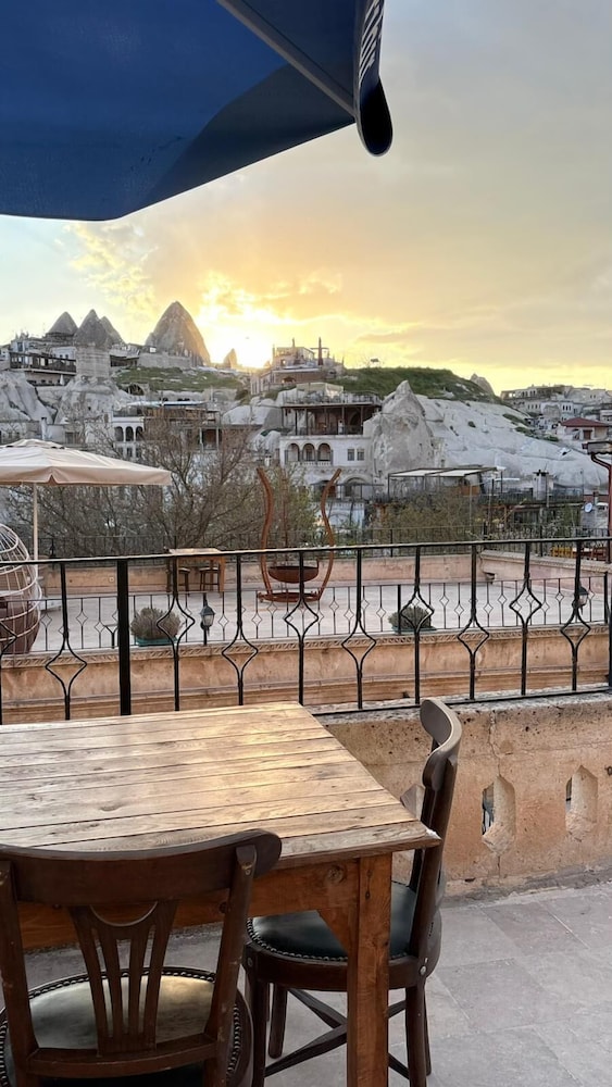 Nature Park Cave Hotel 34/46