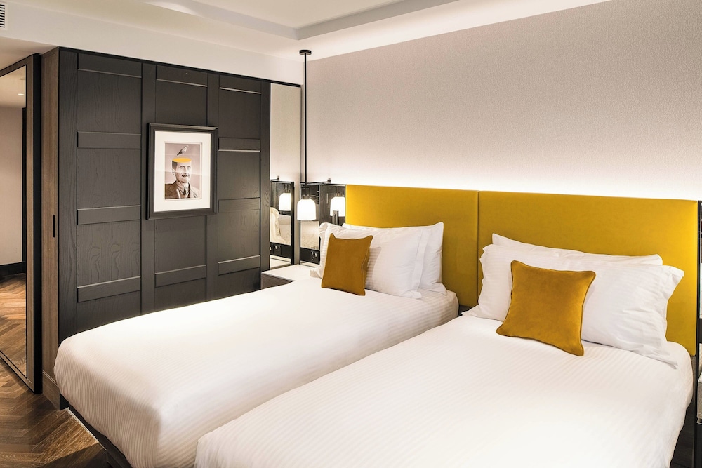 FAMILY, KING BED
