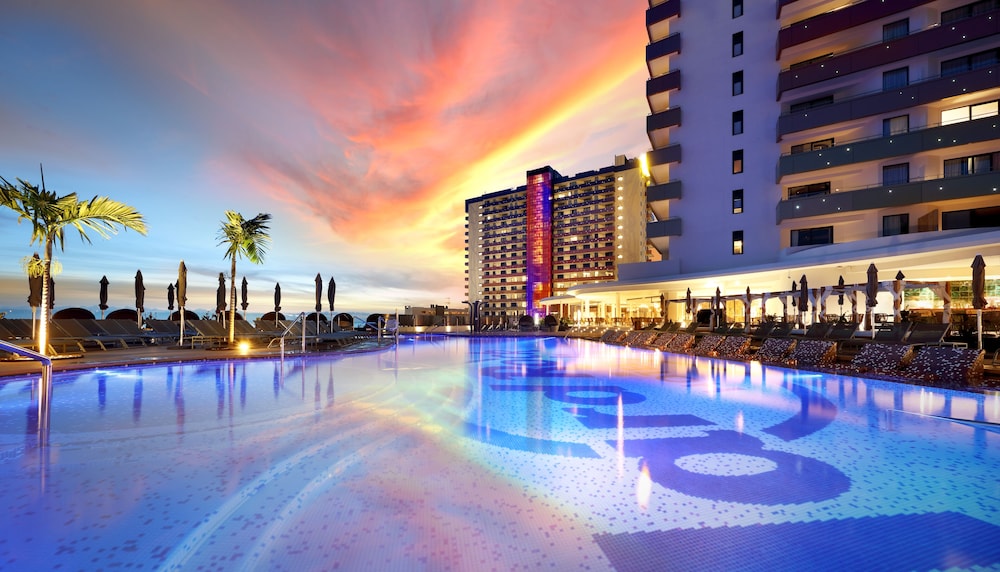 Hard Rock Hotel Tenerife 1/82