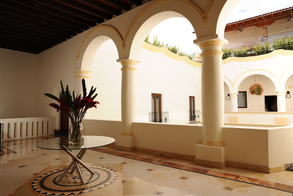 Hotel Mansión Del Conde 12/67