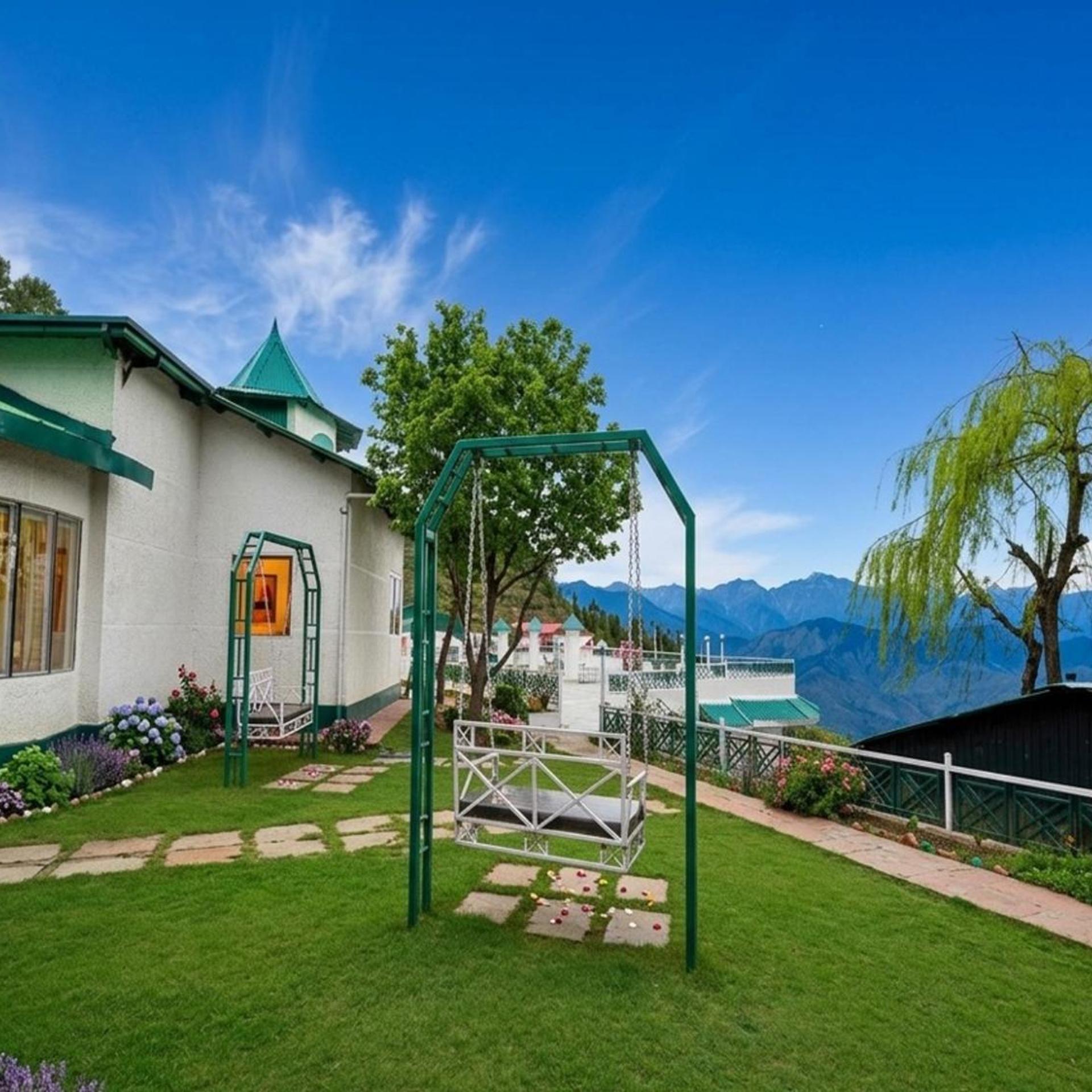 GALLEU HILL RESORTS 44/54