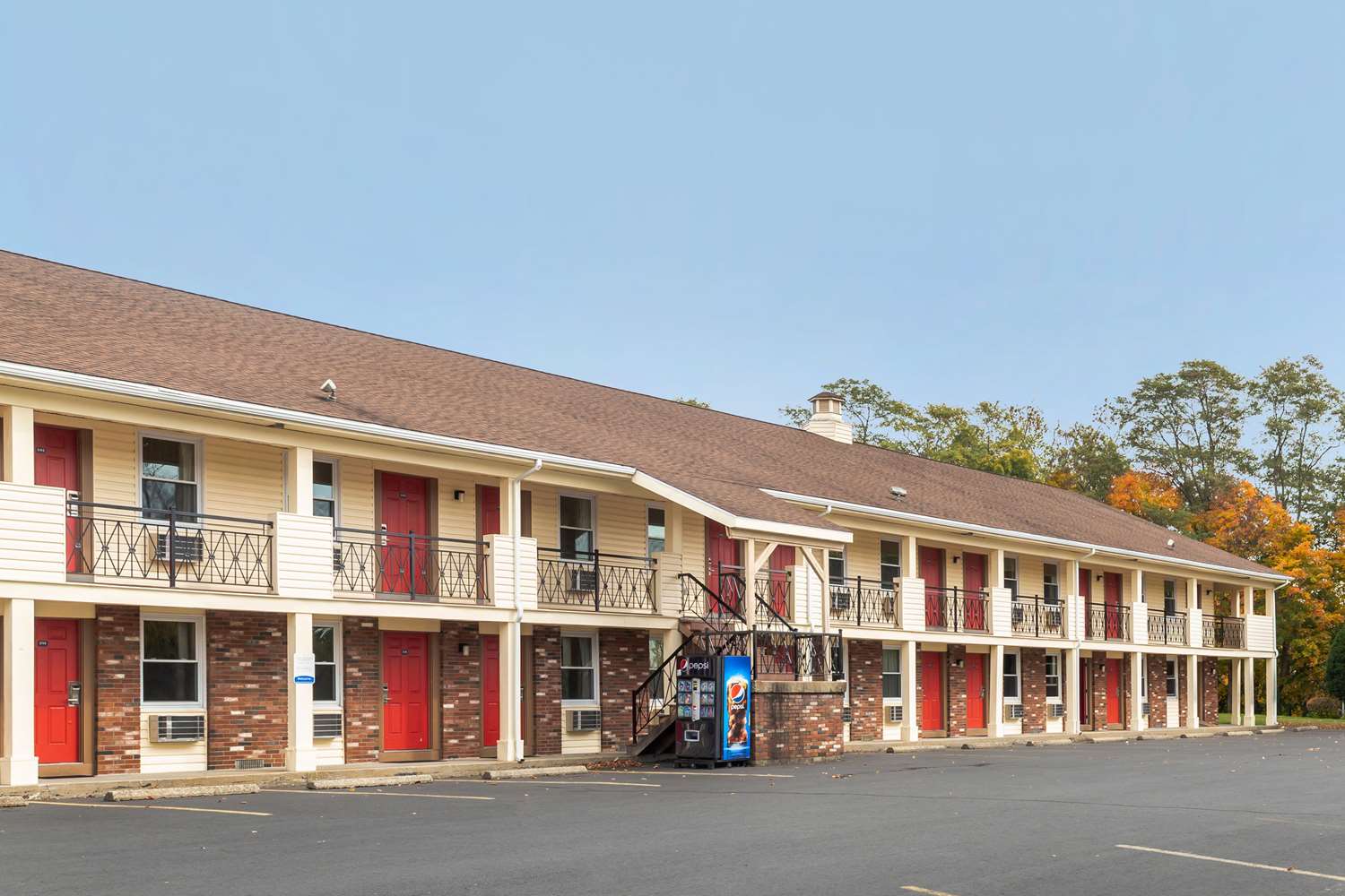 Econo Lodge Sturbridge Route 20 4/49