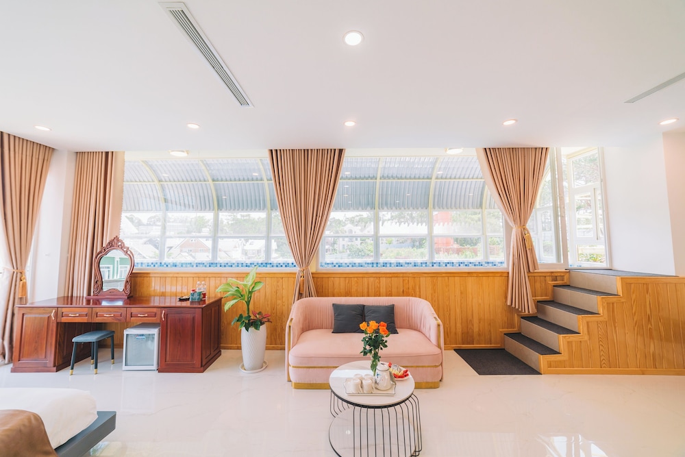 Quy Tai Premium Hotel 35/50