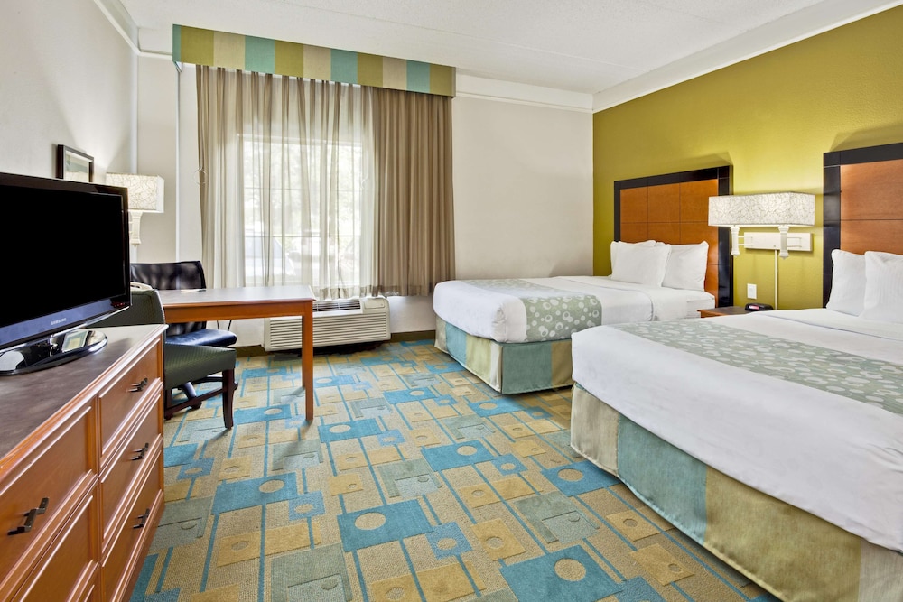 La Quinta Inn & Suites by Wyndham Ft. Lauderdale Airport 14/42