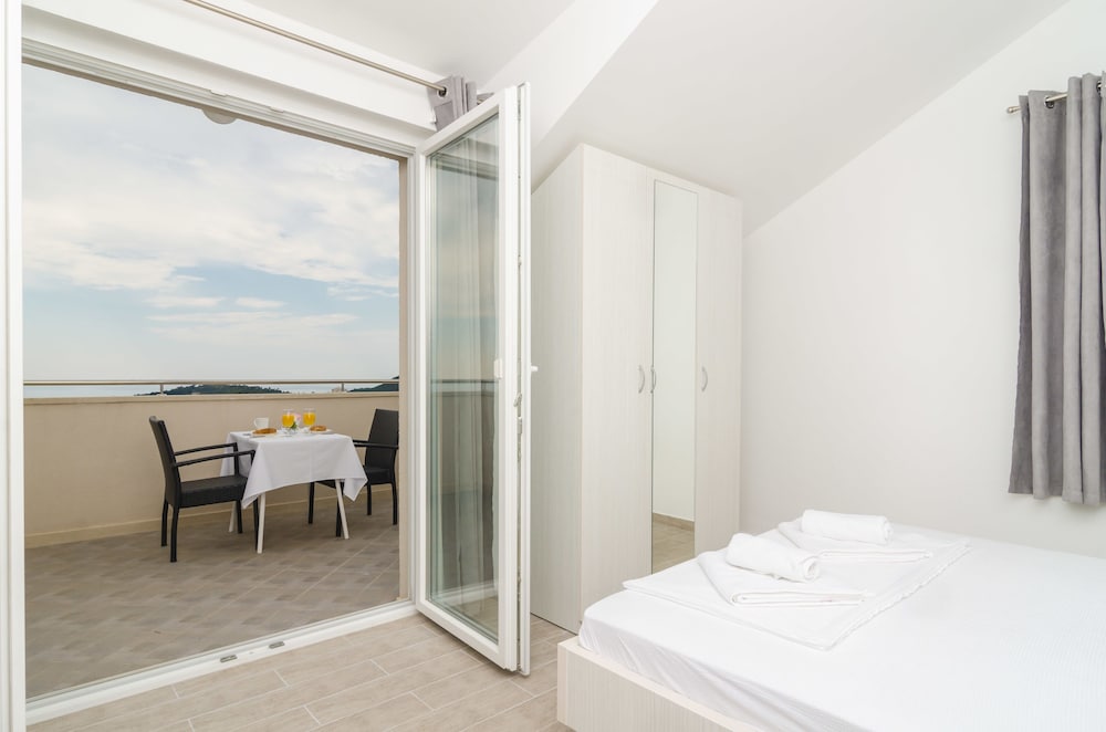 Apartments Villa Dadic 17/70