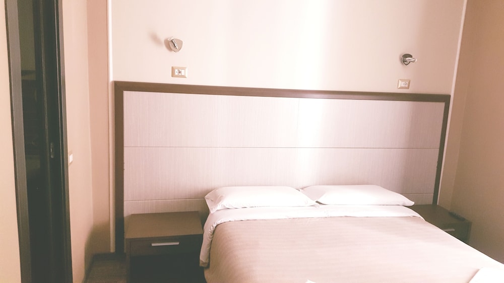 Candia Rooms 5/21