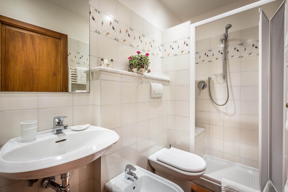 Classic Tuscany Apartment B 16/19