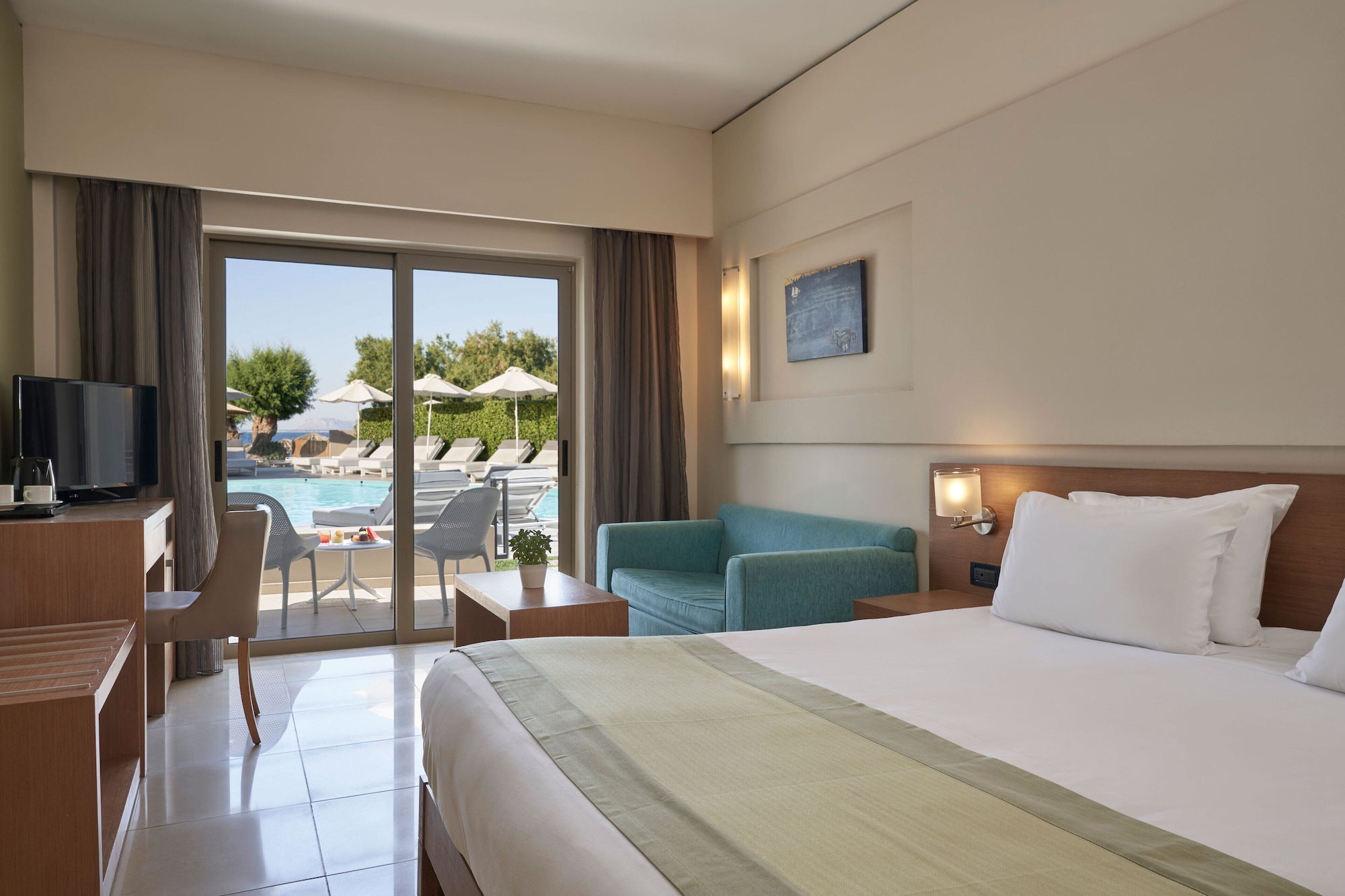 STANDARD, TWIN BEDS, SEA VIEW, SOFA