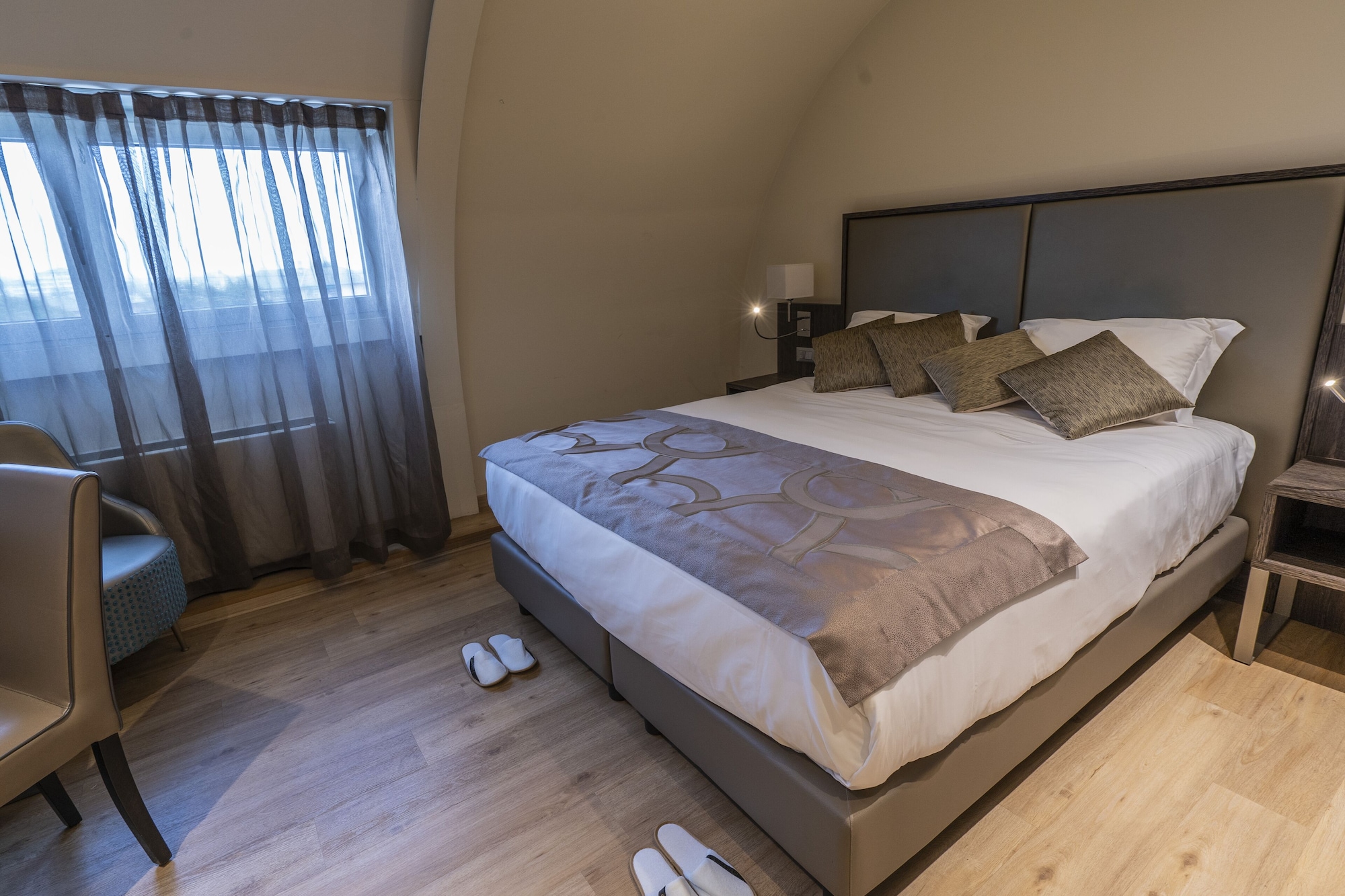 ROMANTIC, SUPERIOR, DOUBLE BED