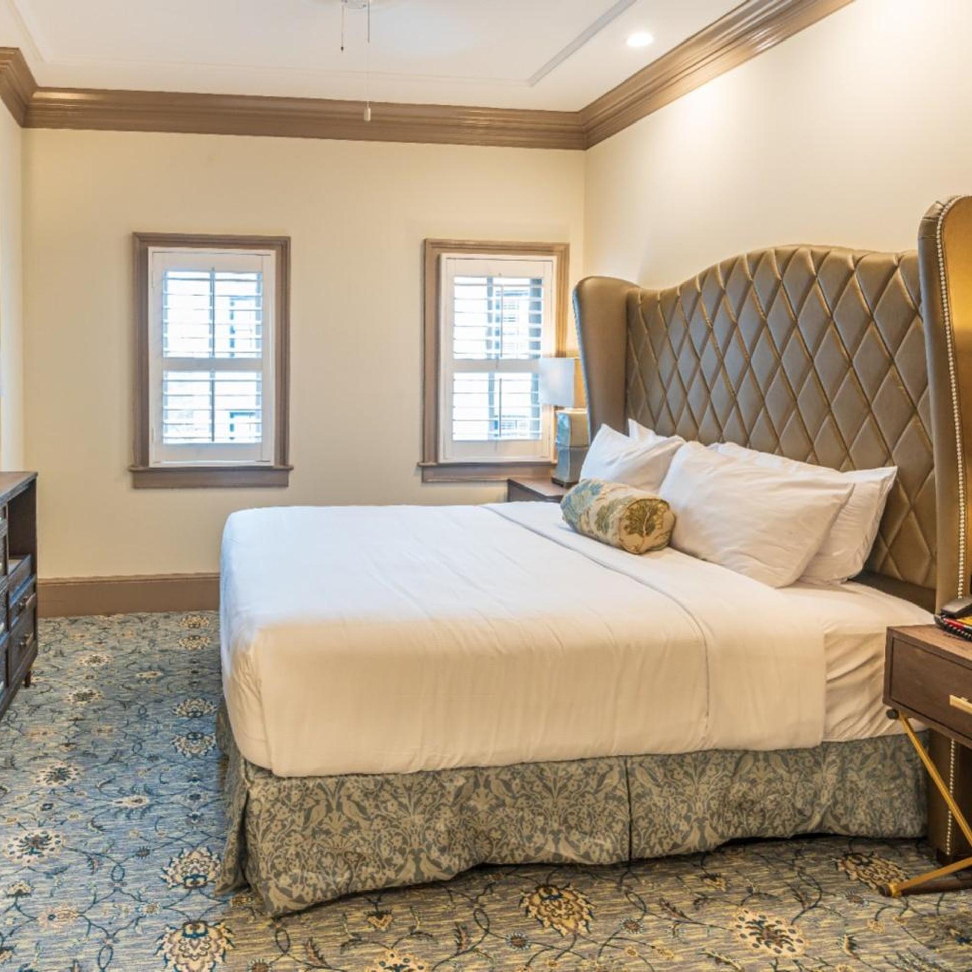 Town House, Suite