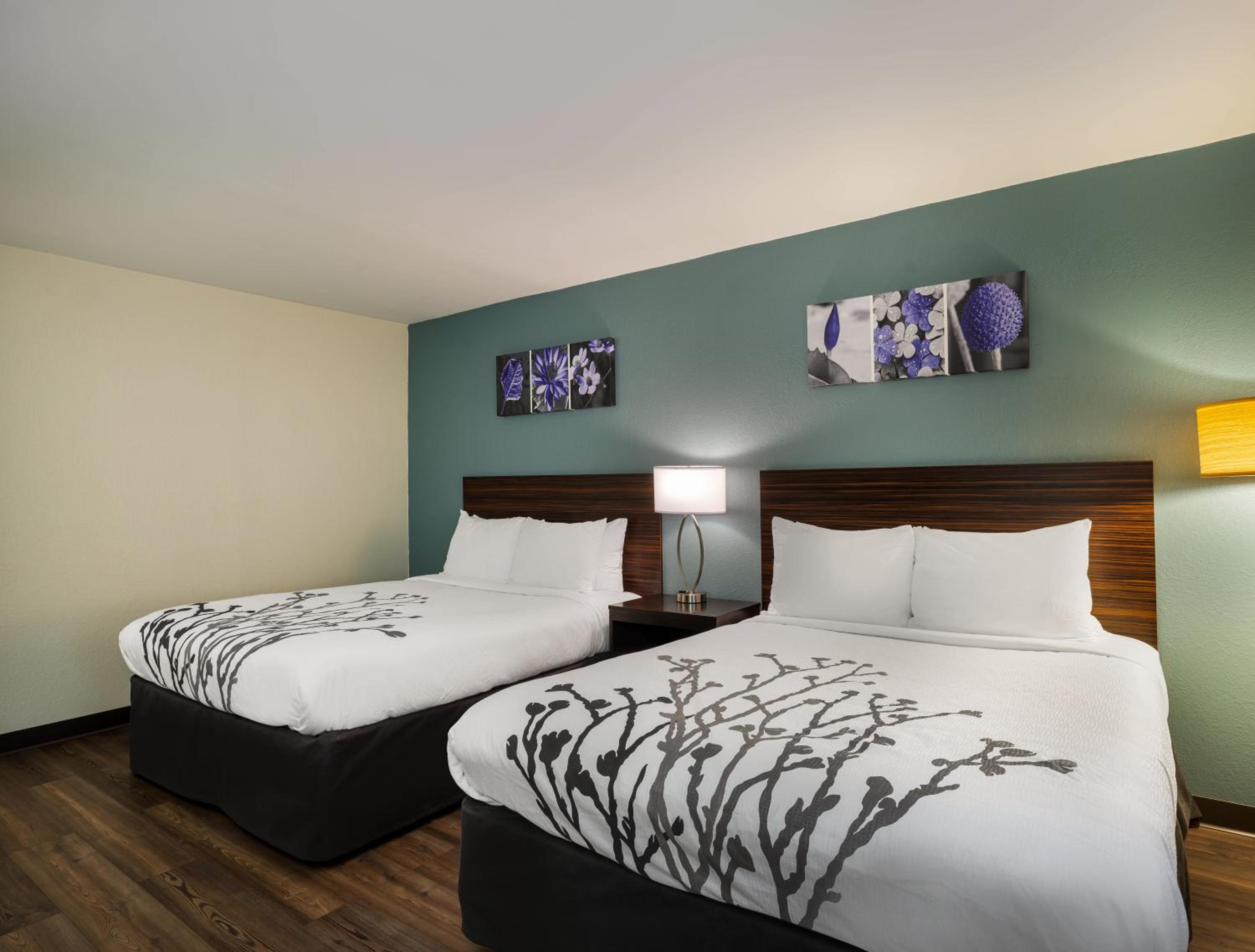 غرفة بزنس سوبيريور بسريرين كوين، Sleep Inn Savannah Midtown 2/4