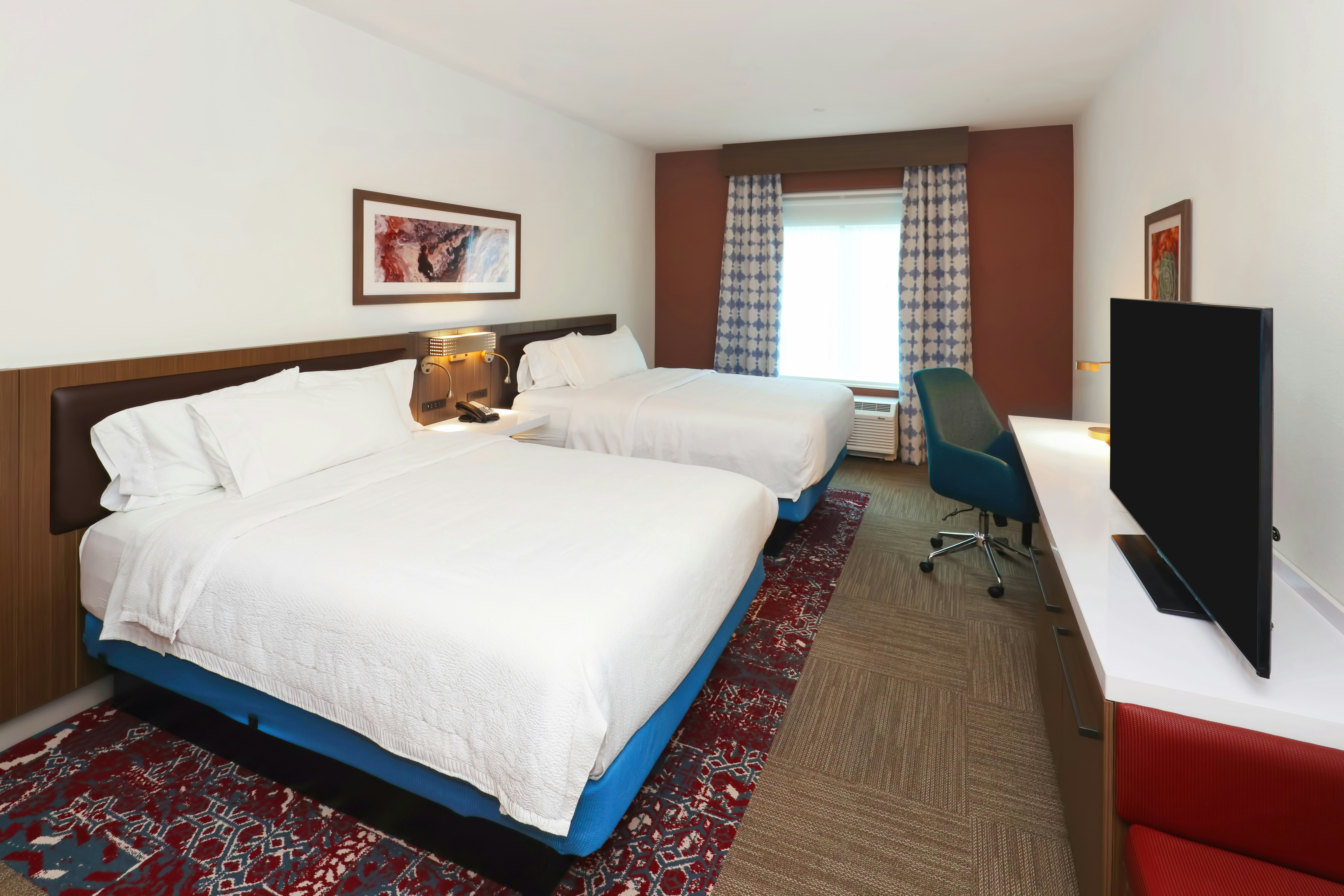 DELUXE, 2 QUEEN BEDS