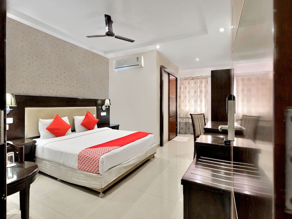 Oyo 12384 Hotel Serene Majestic 9/18