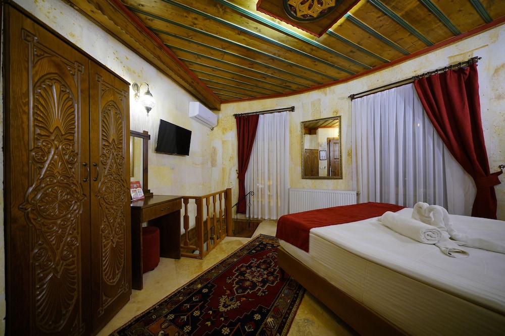 Balloon Cave Hotel 8/45