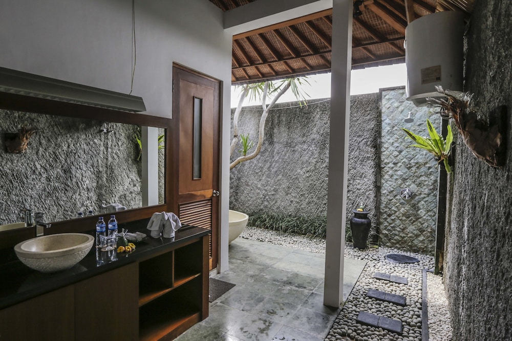 THE KAMPUNG UBUD VILLA 46/50