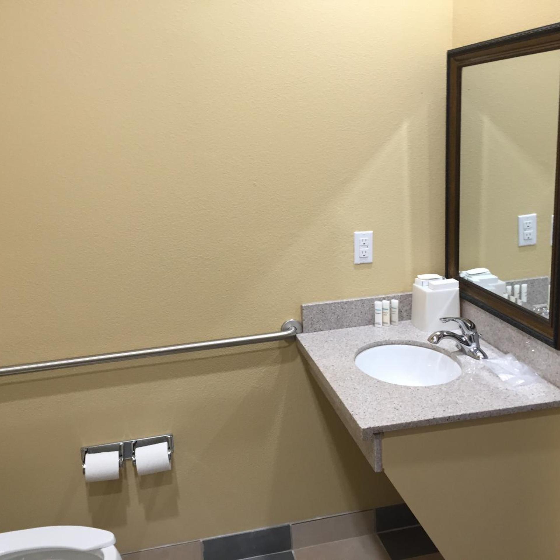La Bonita Inn and Suites - Crane 35/40
