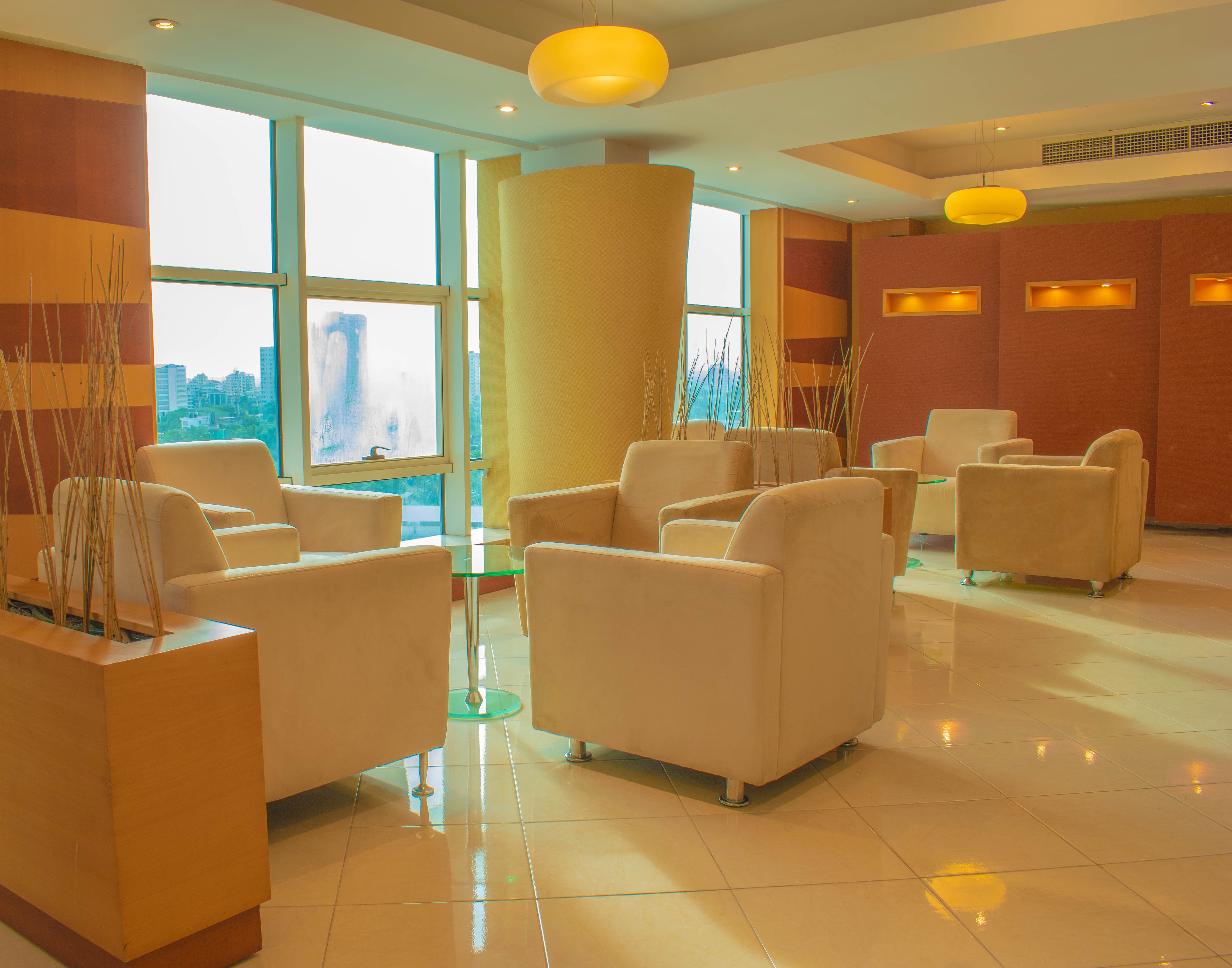 Holiday Inn Dar Es Salaam City Center 48/76
