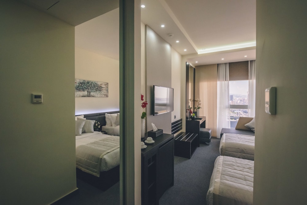 Louis V Hotel 17/68