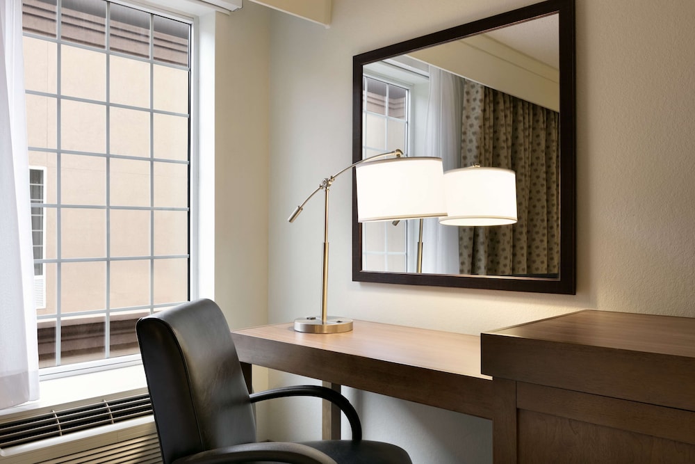 Hampton Inn And Suites Hershey 34/51