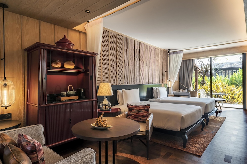 Room, Twin Beds, Pool Access