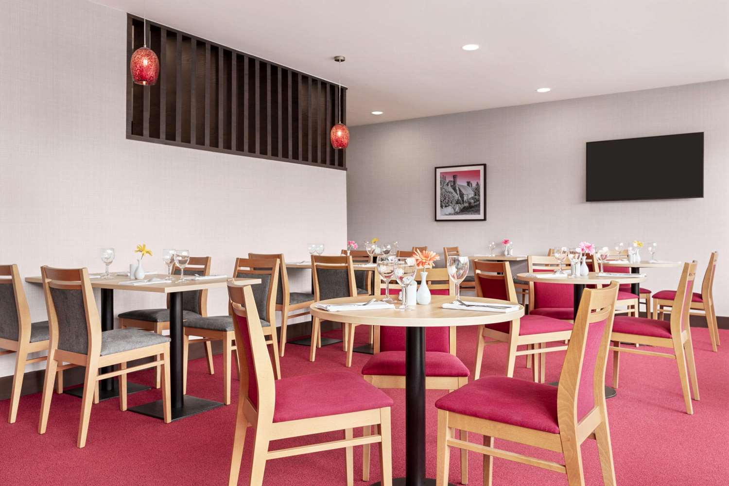 Ramada by Wyndham Cobham 36/47